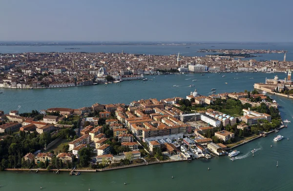 Italia, Venecia, vista aérea de la ciudad y laguna veneciana — Foto de Stock