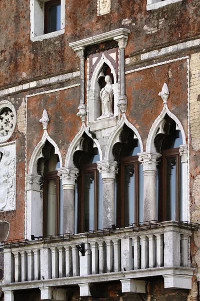 Włochy, Wenecja, wyspę murano, zdobionymi oknami — Zdjęcie stockowe