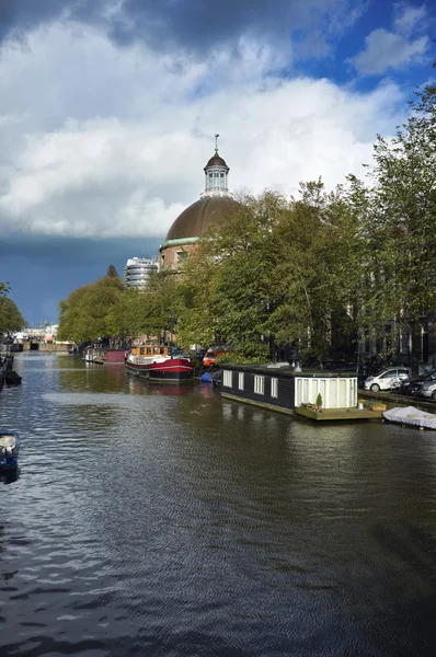 Olanda, Amsterdam, case galleggianti private — Foto Stock