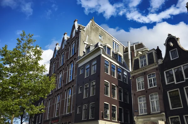 Holland, amsterdam, oude particuliere stenen huizen — Stockfoto