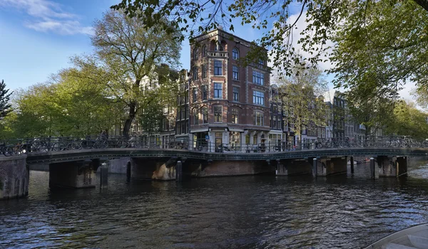 Holland, Amsterdam, one of the many canals — Stock Photo, Image
