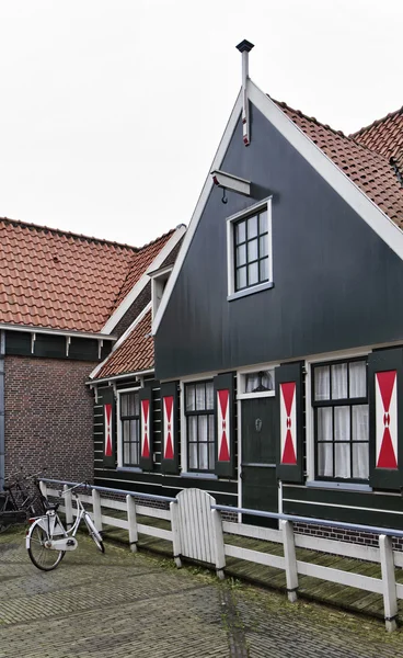 フォーレンダム村石造りの家典型的な古いオランダ、オランダ — ストック写真