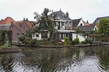 Holland, volendam (amsterdam), Hollandalı tipik taş evler