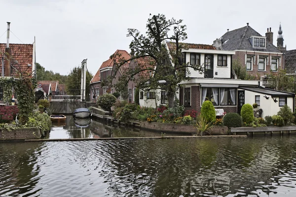 Holandii, volendam (amsterdam), typowy holenderski kamienne domy — Zdjęcie stockowe