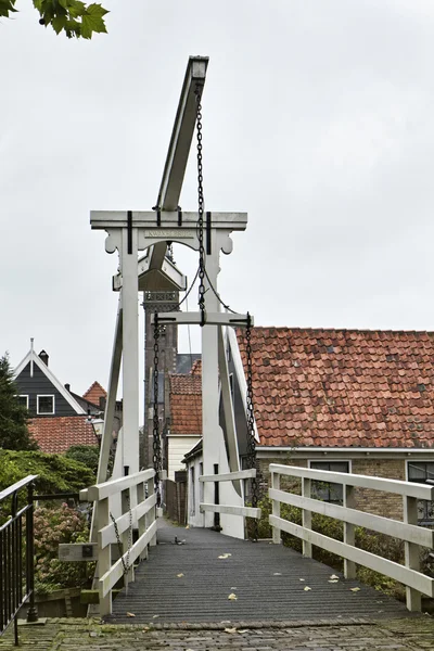 Holland, Edam village (Amsterdam), old mobile bridge — Stock Photo, Image