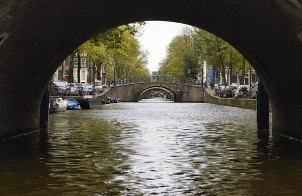 Holanda, Ámsterdam, vista de uno de los canales más antiguos de la ciudad —  Fotos de Stock