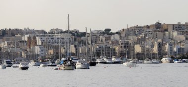 Malta Adası, la Valetta limanında Lüks Yatlar