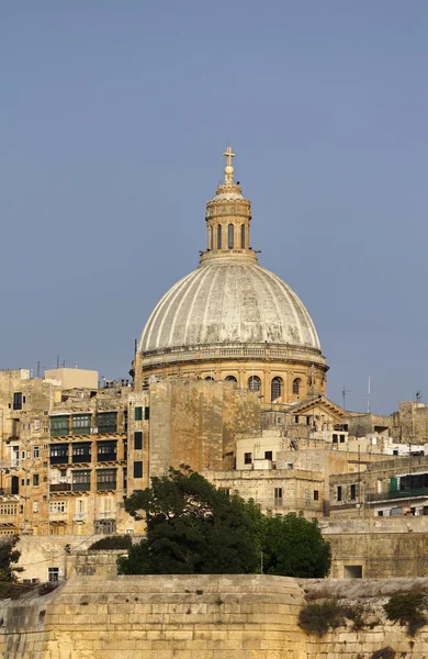 Malta Island, vista de La Valeta y la cúpula de la Co-Catedral de San Juan — Foto de Stock