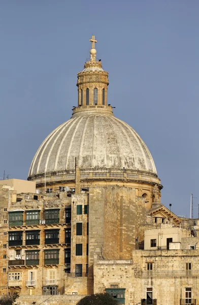 Wyspa Malta, widok kopuły valletta i st. john co katedry — Zdjęcie stockowe