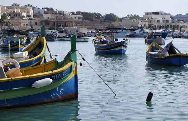 Malta Island, Marsaxlokk, wooden fishing boats in the harbor — Stock Photo, Image