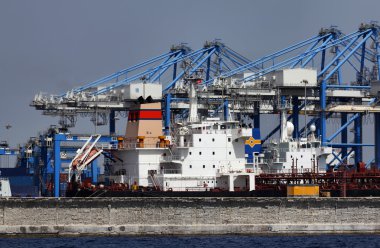 Malta Adası, marsaxlokk, kargo gemileri yüklemek fabrikası