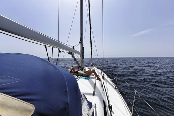 Mediterranean sea, Sicily Channel, woman on a sailing boat — Stock Photo, Image