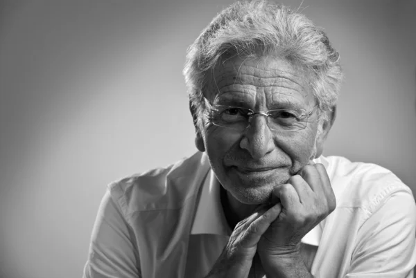Itália, retrato de estúdio de homem de negócios de meia idade — Fotografia de Stock