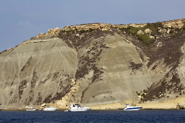 Malta island, blick auf die südliche felsenküste der insel — Stockfoto