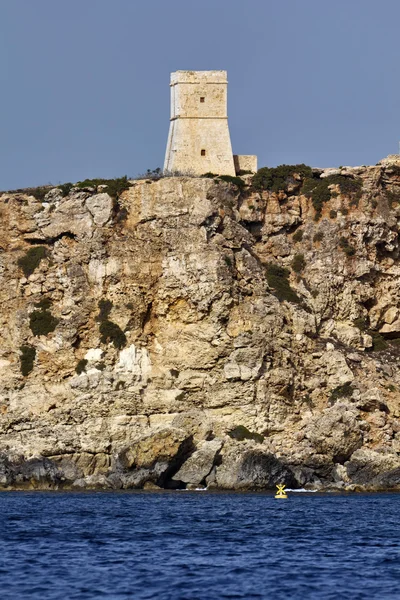 Malta Island, vanha Sarasiini torni — kuvapankkivalokuva