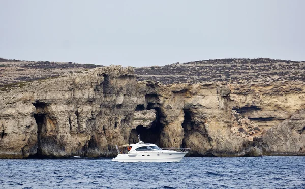 Wyspa Malta, widok na skaliste wybrzeża południowej wyspy — Zdjęcie stockowe