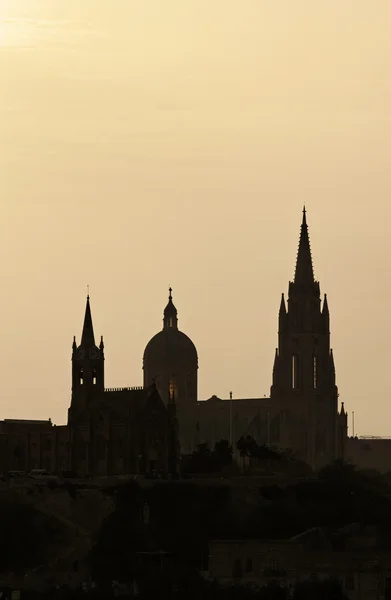 Malta, Gozo Island, Ghajnsielem catedral al atardecer —  Fotos de Stock