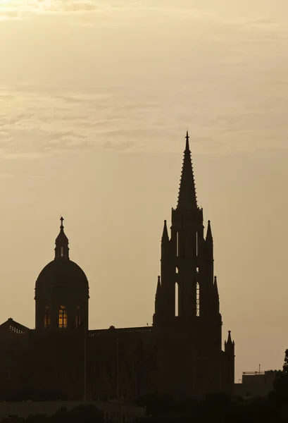 马耳他戈佐岛，日落时艾因西莱姆大教堂 — 图库照片