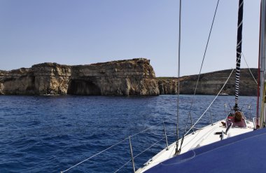 Malta, gozo Adası, Güney kayalık sahil şeridi görünümü