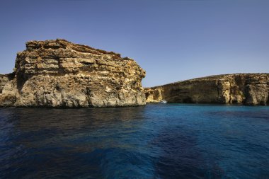 Malta, gozo Adası, Güney kayalık sahil şeridi görünümü