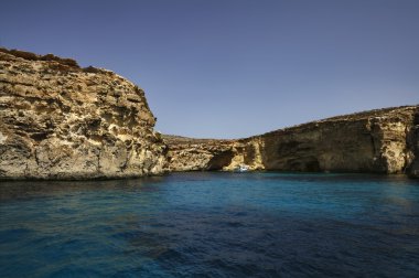 Malta, gozo Adası, Güney kayalık sahil şeridi görünümü