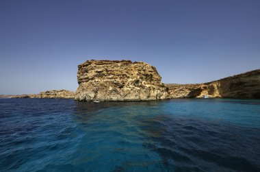 Malta, gozo Adası, Güney kayalık sahil şeridi görünümü