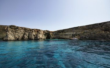 Malta, gozo Adası, Güney kayalık sahil şeridi görünümü