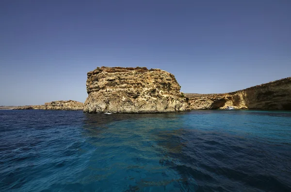 Мальта, острові Гозо, перегляд південного узбережжя rocky — стокове фото
