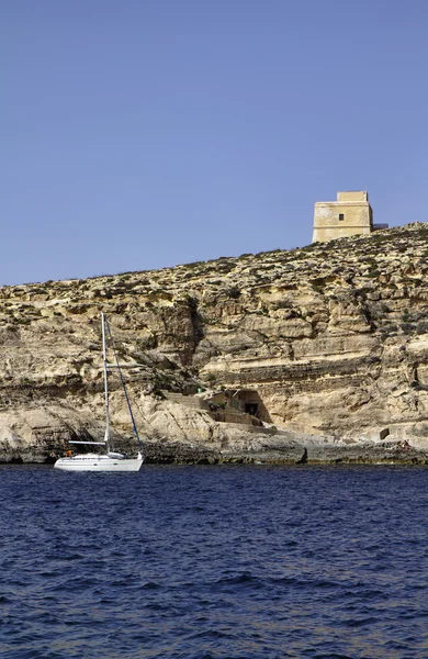 Malte, île de Gozo, vue sur le littoral rocheux de l'île — Photo