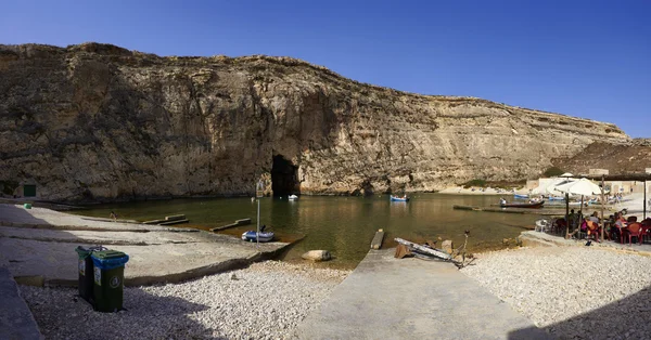 Malta, Isla Gozo, vista panorámica de la laguna interna de Dwejra — Foto de Stock
