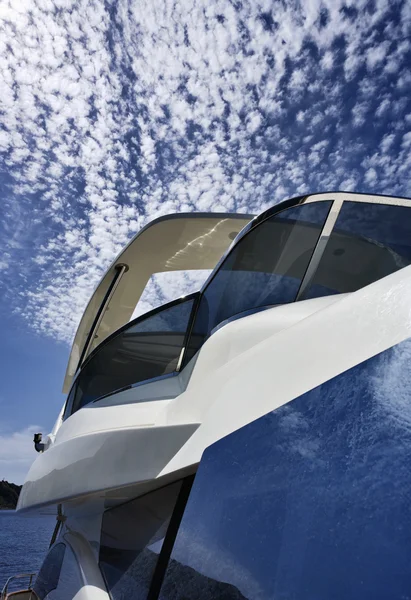Itália, Toscana, Ilha Elba, iate de luxo Azimut 75 ', flybridge — Fotografia de Stock
