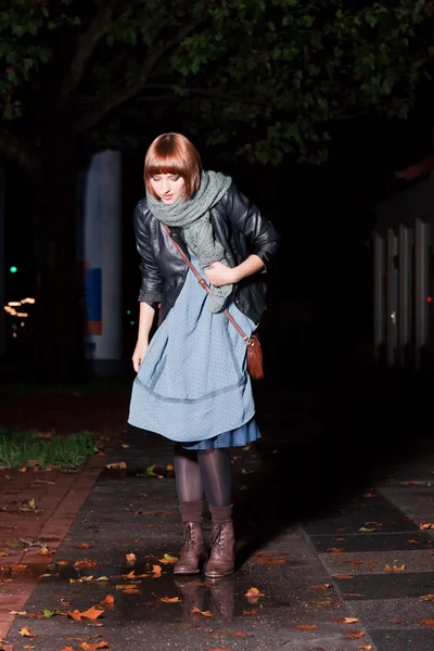 Pretty woman walking on the street — Stock Photo, Image