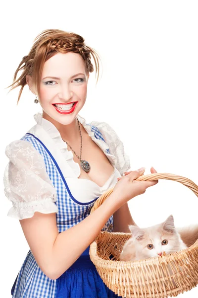 Молодая блондинка в традиционном баварском костюме — стоковое фото