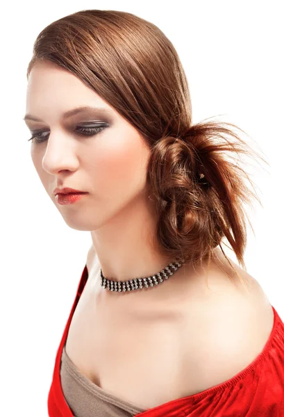 Mulher loira bonita com penteado de moda — Fotografia de Stock
