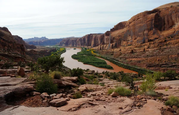 Trilha de jipe Moab Rim acima do rio Colorado — Fotografia de Stock
