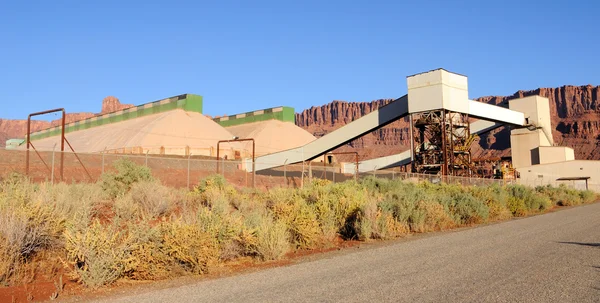 Potas faciliteit op de colorado rivier in de buurt van moab Stockfoto