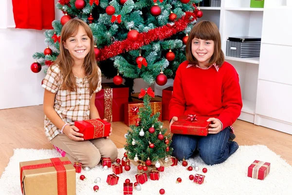 Sisters on Christmas time — Stock Photo, Image