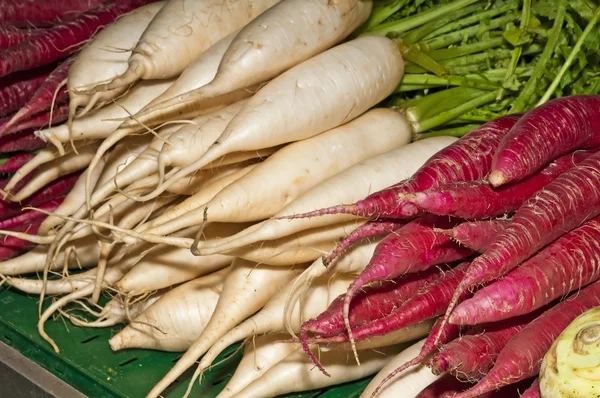Red and white radish — Stock Photo, Image