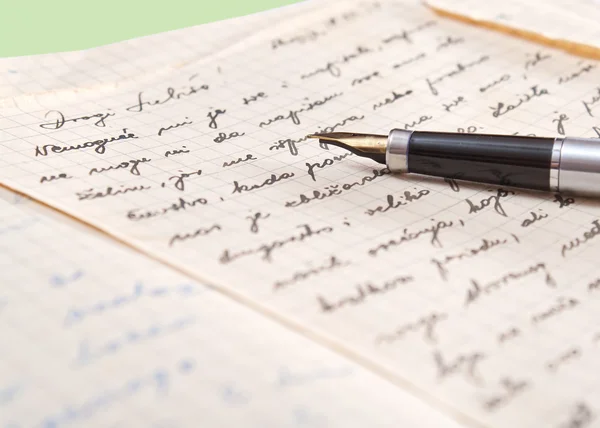 Old letter and fountain pen — Stock Photo, Image