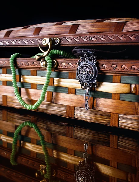 Scatola di gioielli in legno colorato — Foto Stock