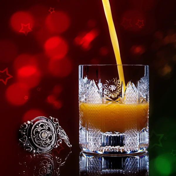 Drink och en gåva för det nya året — Stockfoto