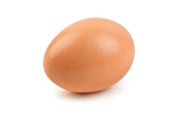 Rikkoutunut muna valkoisella taustalla — kuvapankkivalokuva