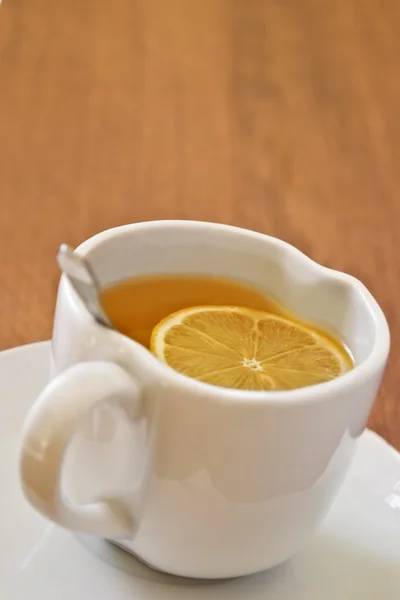 Herbata na stół z drewna — Zdjęcie stockowe