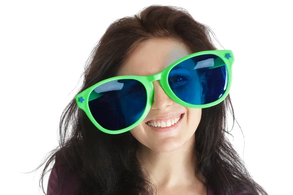 Vrouw in gekke bril — Stockfoto