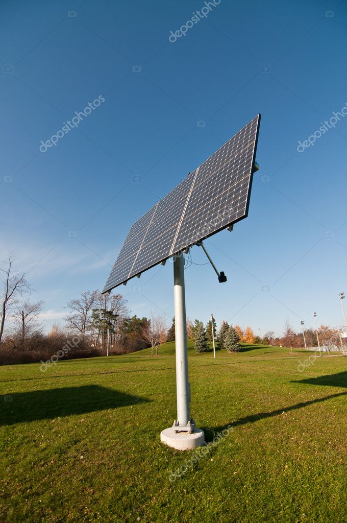 Energie rinnovabili energia solare — foto stock © brianguest ... Pannelli solari mobili