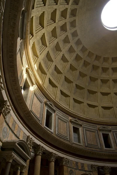 Римский пантеон внутри — стоковое фото
