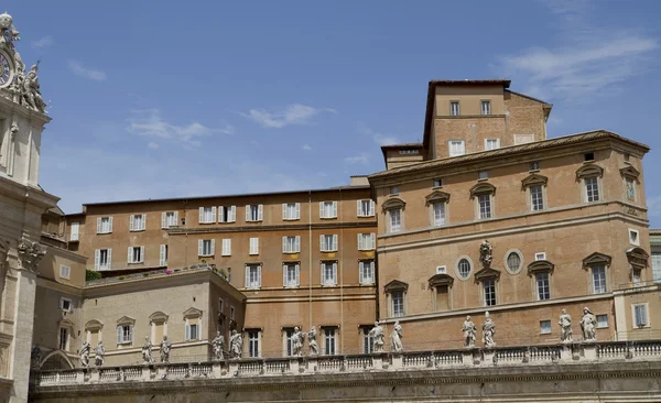 Vatikanen lägenheter från plaza — Stockfoto