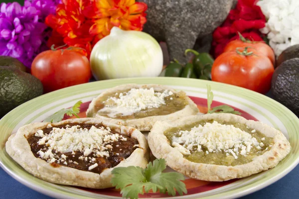 Mexican Sopes Dish — Stock Photo, Image