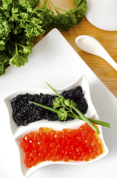 Röd och svart kaviar — Stockfoto
