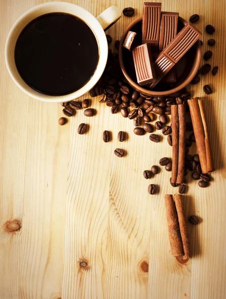 Koffie met kaneel — Stockfoto